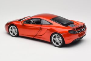 McLaren MP4-12C Orange Metallic Minichamps 1:18 110133020 Metaal — afbeelding 7 van 8