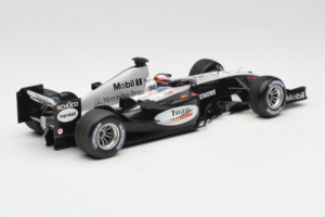 McLaren MP4-19 Mercedes J.P. Montoya Test Car 2005 Minichamps 1:18 533051880 Metaal — afbeelding 2 van 7