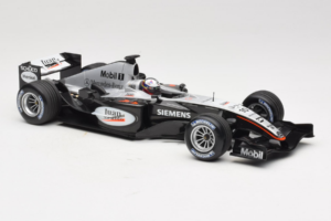 McLaren MP4-19 Mercedes J.P. Montoya Test Car 2005 Minichamps 1:18 533051880 Metaal — afbeelding 4 van 7