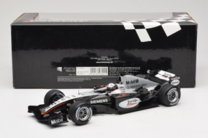 McLaren MP4-19 Mercedes J.P. Montoya Test Car 2005 Minichamps 1:18 533051880 Metaal — afbeelding 6 van 7