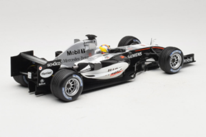 McLaren MP4-20 Mercedes #10 J.P. Montoya F1 2005 Minichamps 1:18 B66962338 Metaal — afbeelding 2 van 6