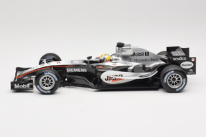 McLaren MP4-20 Mercedes #10 J.P. Montoya F1 2005 Minichamps 1:18 B66962338 Metaal — afbeelding 3 van 6