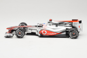 McLaren MP4-25 Mercedes #1 J. Button Vodafone McLaren Showcar F1 2010 Minichamps 1:18 530101801 Metaal — afbeelding 3 van 7