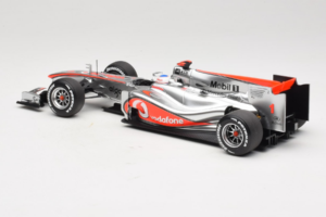 McLaren MP4-25 Mercedes #1 J. Button Vodafone McLaren Showcar F1 2010 Minichamps 1:18 530101801 Metaal — afbeelding 5 van 7