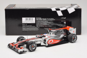 McLaren MP4-25 Mercedes #1 J. Button Vodafone McLaren Showcar F1 2010 Minichamps 1:18 530101801 Metaal — afbeelding 6 van 7