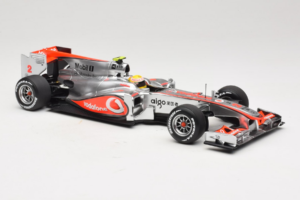 McLaren MP4-25 Mercedes #2 L. Hamilton Vodafone McLaren F1 2010 Minichamps 1:18 530101802 Metaal — afbeelding 4 van 7