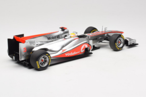 McLaren MP4-26 Mercedes #3 L. Hamilton Vodafone McLaren Showcar F1 2011 Minichamps 1:18 530111873 Metaal — afbeelding 2 van 7