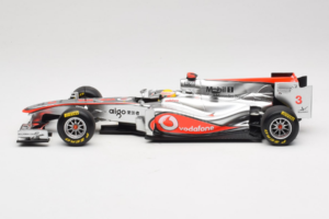 McLaren MP4-26 Mercedes #3 L. Hamilton Vodafone McLaren Showcar F1 2011 Minichamps 1:18 530111873 Metaal — afbeelding 3 van 7