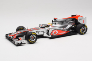 McLaren MP4-26 Mercedes #3 L. Hamilton Vodafone McLaren Showcar F1 2011 Minichamps 1:18 530111873 Metaal