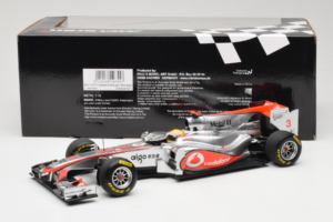 McLaren MP4-26 Mercedes #3 L. Hamilton Vodafone McLaren Showcar F1 2011 Minichamps 1:18 530111873 Metaal — afbeelding 6 van 7