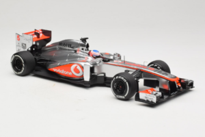 McLaren MP4-28 Mercedes #5 J. Button Vodafone McLaren F1 2013 Minichamps 1:18 530131805 Metaal — afbeelding 4 van 7