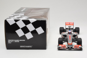 McLaren MP4-28 Mercedes #5 J. Button Vodafone McLaren F1 2013 Minichamps 1:18 530131805 Metaal — afbeelding 7 van 7