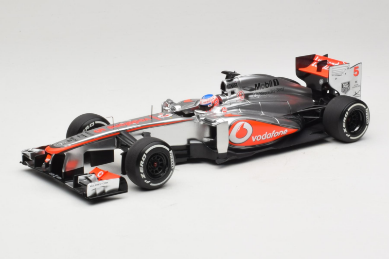 McLaren MP4-28 Mercedes #5 J. Button Vodafone McLaren F1 2013 Minichamps 1:18 530131805 Metaal