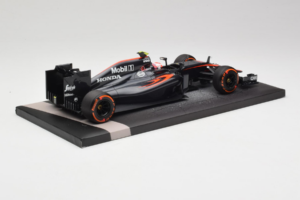 McLaren MP4-30 Honda #22 J. Button McLaren Honda F1 Team Spanish Grand Prix 2015 Minichamps 1:18 537151122 Metaal — afbeelding 3 van 7