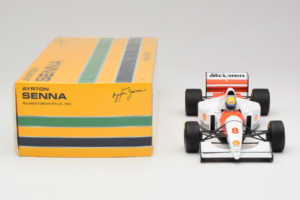McLaren MP4/8 Ford #8 A. Senna Marlboro McLaren 1993 Minichamps 1:18 540931808 Metaal — afbeelding 6 van 7