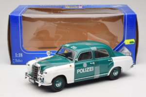 Mercedes 180 Ponton Polizei Revell 1:18 8863 Metaal — afbeelding 6 van 6