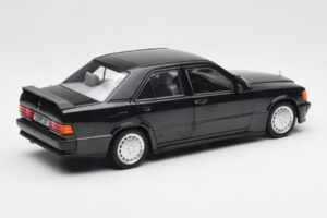 Mercedes 190E 2.3-16 W201 Zwart Dealer Editie Norev 1:18 B66040663 Metaal — afbeelding 3 van 8