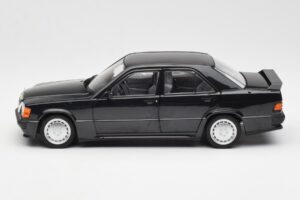 Mercedes 190E 2.3-16 W201 Zwart Dealer Editie Norev 1:18 B66040663 Metaal — afbeelding 4 van 8