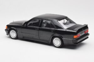 Mercedes 190E 2.3-16 W201 Zwart Dealer Editie Norev 1:18 B66040663 Metaal — afbeelding 7 van 8