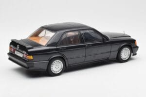Mercedes 190E 2.3-16 W201 Blauwzwart Metallic AUTOart 1:18 76122 Metaal — afbeelding 3 van 8