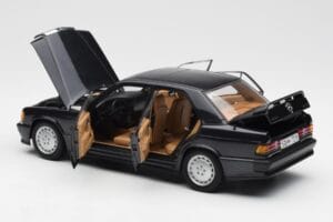 Mercedes 190E 2.3-16 W201 Blauwzwart Metallic AUTOart 1:18 76122 Metaal — afbeelding 5 van 8
