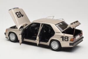 Mercedes 190E 2.3-16 W201 #1 N. Lauda Race of Champions Nurburgring 1984 AUTOart 1:18 88431 Metaal — afbeelding 5 van 8