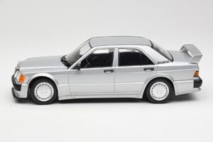 Mercedes 190E 2.5-16 EVO 1 W201 Zilver Minichamps 1:18 155036001 Metaal — afbeelding 3 van 6