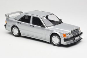 Mercedes 190E 2.5-16 EVO 1 W201 Zilver Minichamps 1:18 155036001 Metaal — afbeelding 4 van 6