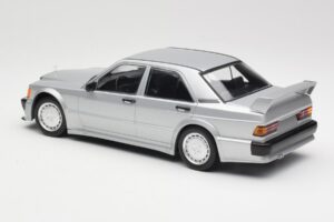 Mercedes 190E 2.5-16 EVO 1 W201 Zilver Minichamps 1:18 155036001 Metaal — afbeelding 5 van 6
