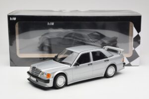 Mercedes 190E 2.5-16 EVO 1 W201 Zilver Minichamps 1:18 155036001 Metaal — afbeelding 6 van 6