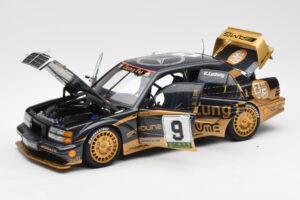 Mercedes 190E 2.5-16 Evo II #9 K. Ludwig Macau GP 3rd Place 1991 AUTOart 1:18 89135 Metaal — afbeelding 2 van 8