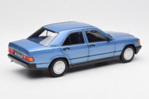 Mercedes 190E W201 Diamond Blauw Dealer Editie Norev 1:18 B66040661 Metaal — afbeelding 3 van 8