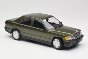Mercedes 190E W201 Groen Metallic Minichamps 1:18 155037001 Metaal — afbeelding 4 van 6