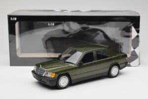 Mercedes 190E W201 Groen Metallic Minichamps 1:18 155037001 Metaal — afbeelding 6 van 6