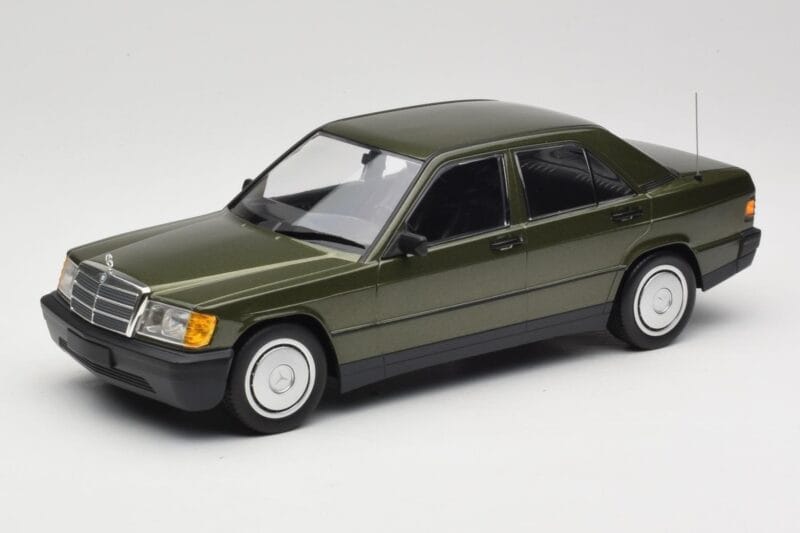Mercedes 190E W201 Groen Metallic Minichamps 1:18 155037001 Metaal