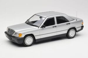 Mercedes 190E W201 Zilver Minichamps 1:18 155037004 Metaal