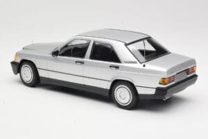 Mercedes 190E W201 Zilver Minichamps 1:18 155037004 Metaal — afbeelding 5 van 6