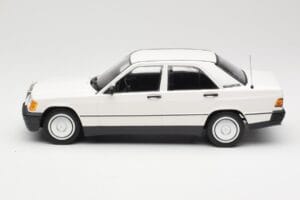 Mercedes 190E W201 Wit Minichamps 1:18 155037002 Metaal — afbeelding 3 van 6