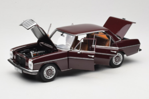 Mercedes 200 W115 Donker Roodbruin Norev 1:18 183778 Metaal — afbeelding 2 van 8