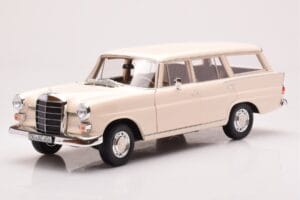 Mercedes 200 Universal W110 Crème Norev 1:18 183709 Metaal
