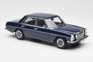 Mercedes 200 W114 Midnight Blauw Dealer Editie Norev 1:18 B66040694 Metaal — afbeelding 6 van 8