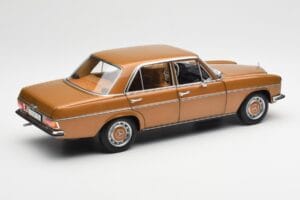 Mercedes 200 W115 Bycane Goud Dealer Editie Norev 1:18 B66040665 Metaal — afbeelding 3 van 8