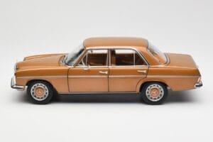 Mercedes 200 W115 Bycane Goud Dealer Editie Norev 1:18 B66040665 Metaal — afbeelding 4 van 8