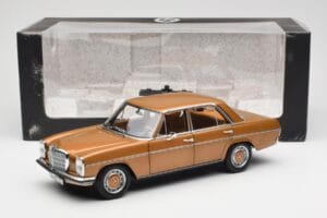 Mercedes 200 W115 Bycane Goud Dealer Editie Norev 1:18 B66040665 Metaal — afbeelding 8 van 8