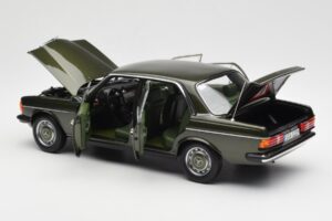 Mercedes 200 W123 Cypress Groen Metallic Dealer Editie Norev 1:18 B66040654 Metaal — afbeelding 5 van 8