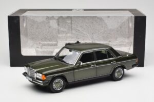 Mercedes 200 W123 Cypress Groen Metallic Dealer Editie Norev 1:18 B66040654 Metaal — afbeelding 8 van 8