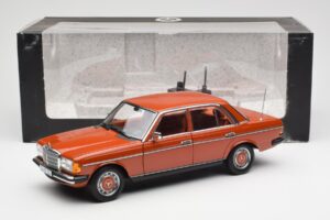 Mercedes 200 W123 English Rood Dealer Editie Norev 1:18 B66040653 Metaal — afbeelding 8 van 8
