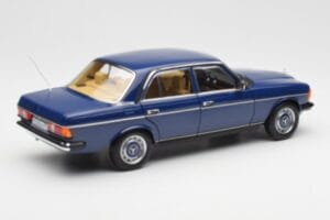 Mercedes 200 W123 Surf Blauw Norev 1:18 183710 Metaal — afbeelding 3 van 8