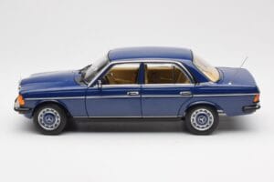Mercedes 200 W123 Surf Blauw Norev 1:18 183710 Metaal — afbeelding 4 van 8
