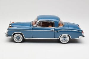 Mercedes 220 SE W128 Blauw Sun Star 1:18 3561 Metaal — afbeelding 4 van 8